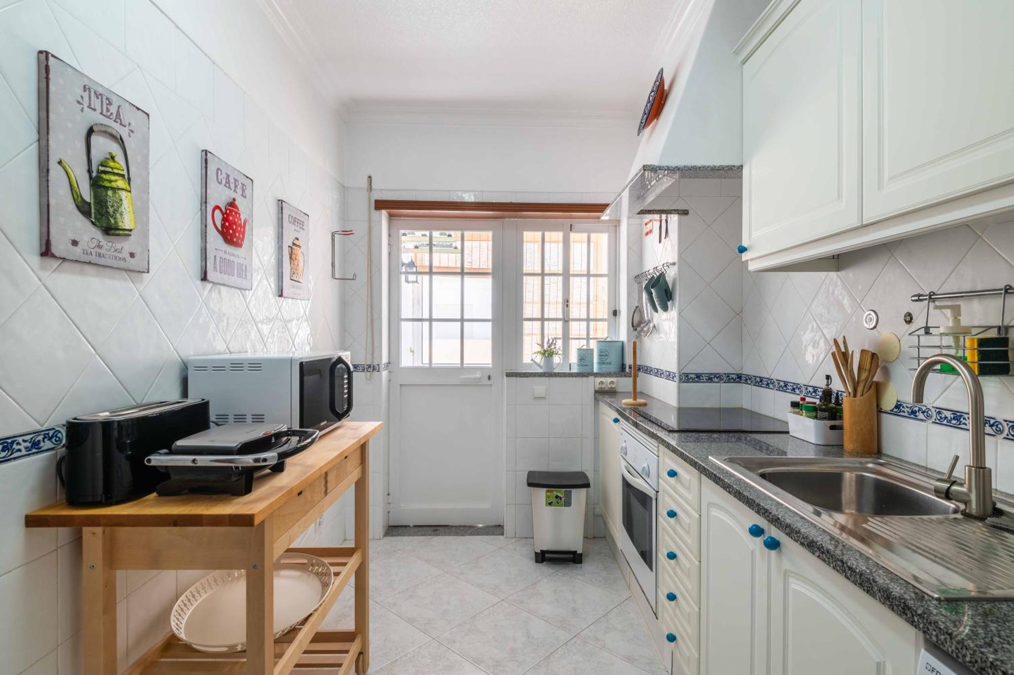 Apartament Flat With Ac, Wifi, Netflix, Balcony - 3 Min From The Beach Armação de Pêra Zewnętrze zdjęcie
